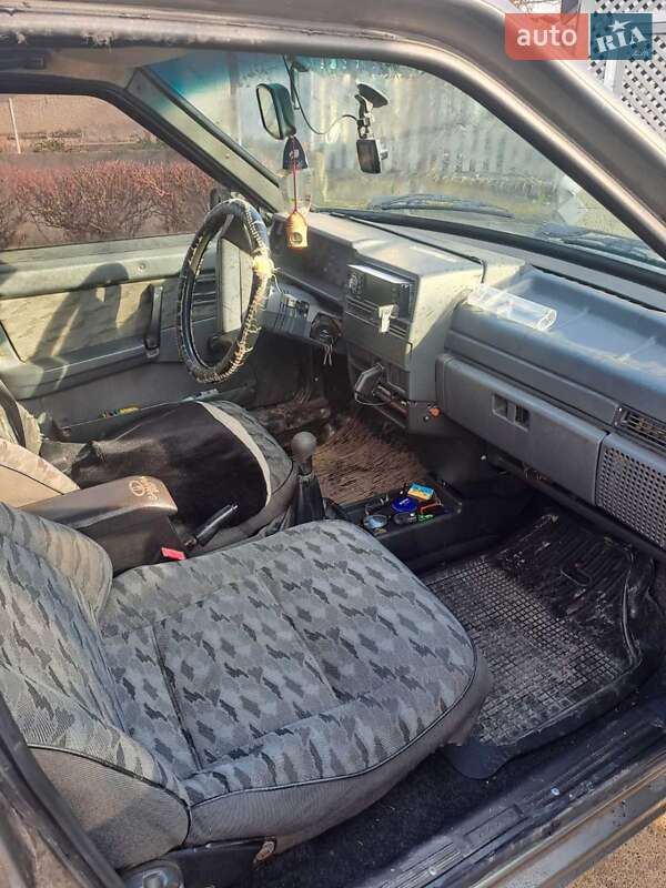 Хэтчбек ВАЗ / Lada 2109 2000 в Черновцах