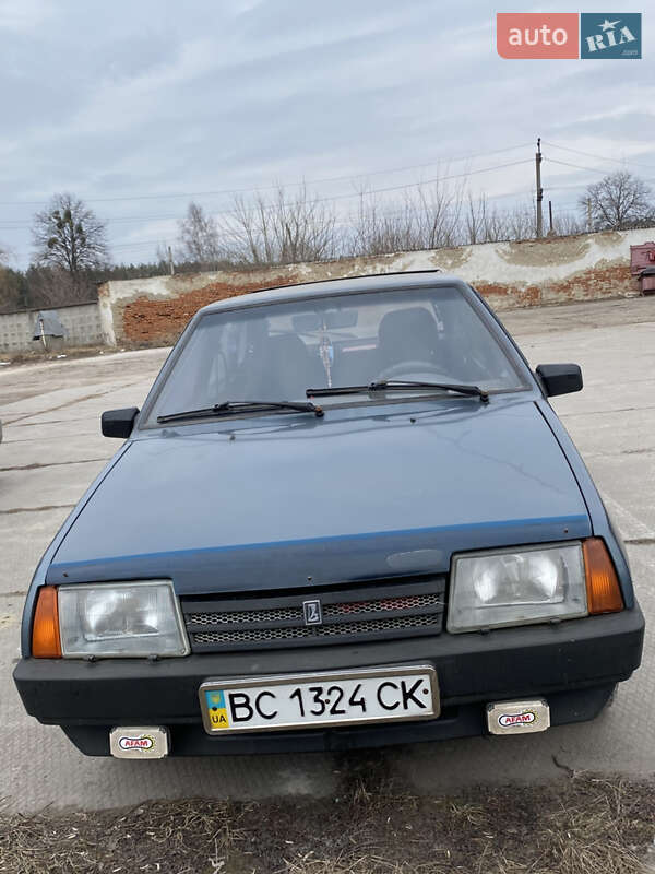 Хэтчбек ВАЗ / Lada 2109 2001 в Мостиске фото 3 Хэтчбек ВАЗ / Lada 2109 2001 в Мостиске