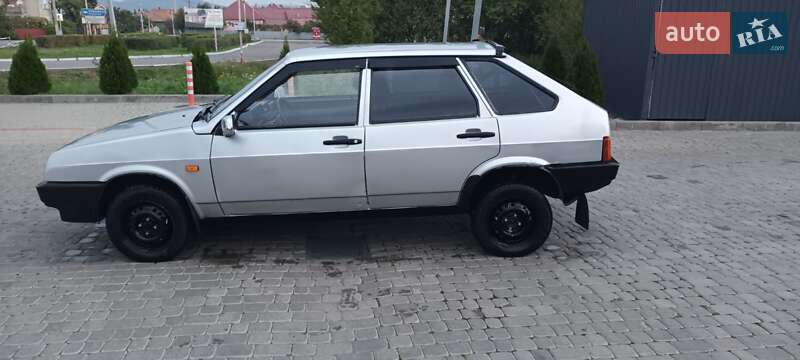 Хэтчбек ВАЗ / Lada 2109 2005 в Мукачево