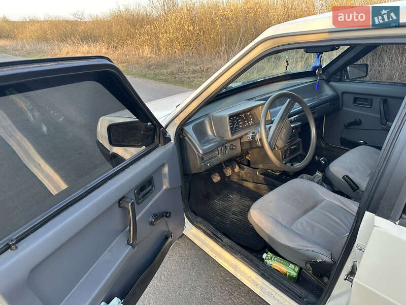 Хетчбек ВАЗ / Lada 2109 1992 в Локачах