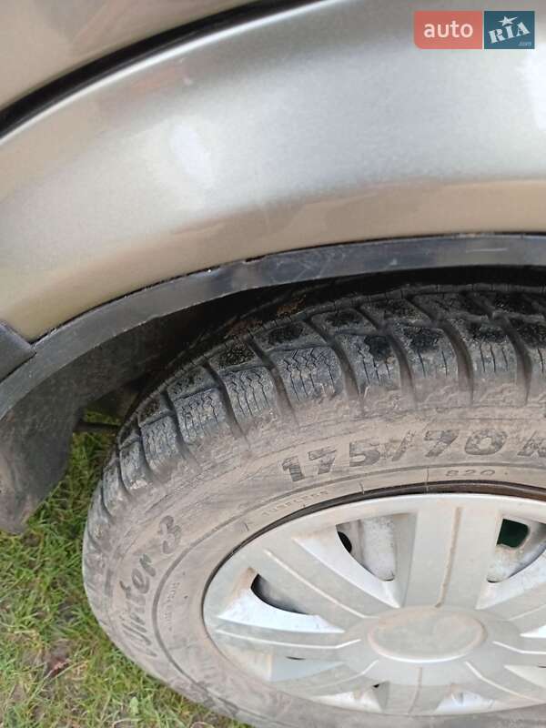 Хэтчбек ВАЗ / Lada 2109 2002 в Старом Самборе фото 25 Хэтчбек ВАЗ / Lada 2109 2002 в Старом Самборе