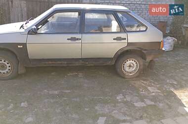 Хэтчбек ВАЗ 2109 1992 в 