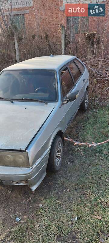 Хетчбек ВАЗ / Lada 2109 2002 в Чернівцях