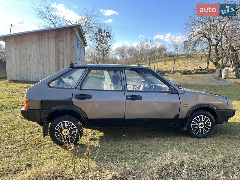 Хэтчбек ВАЗ / Lada 2109 1993 в Дубно