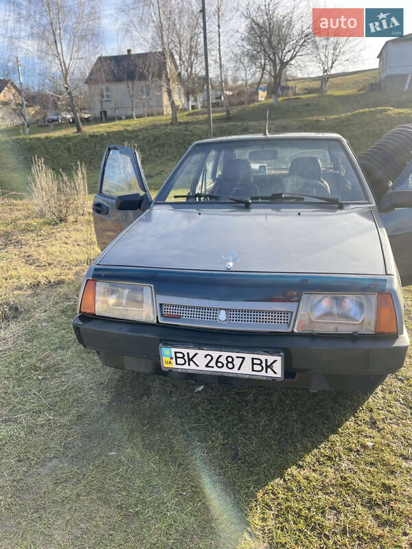 Хэтчбек ВАЗ / Lada 2109 1993 в Дубно