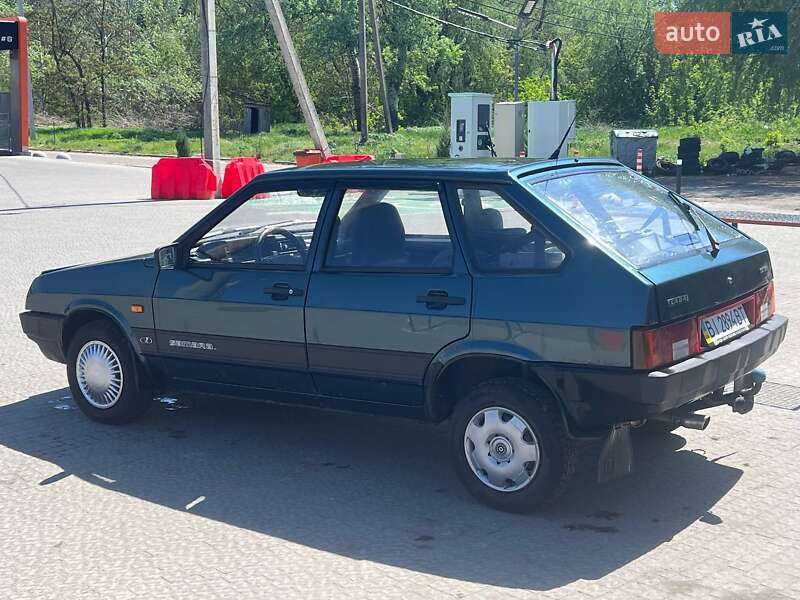 Хэтчбек ВАЗ / Lada 2109 2005 в Полтаве