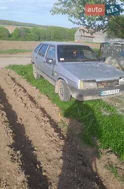 Хетчбек ВАЗ 2109 2001 в Острозі
