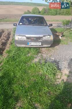 Хэтчбек ВАЗ 2109 2001 в 