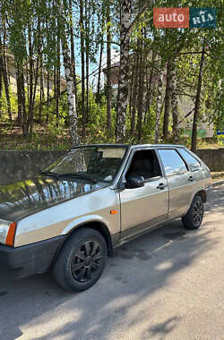 Хэтчбек ВАЗ 2109 2000 в 