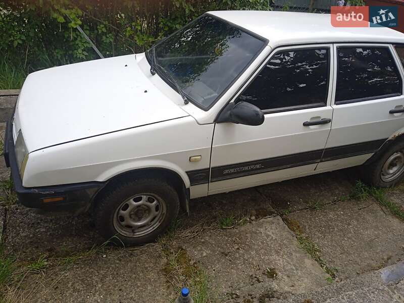 Хэтчбек ВАЗ / Lada 2109 1991 в Черновцах