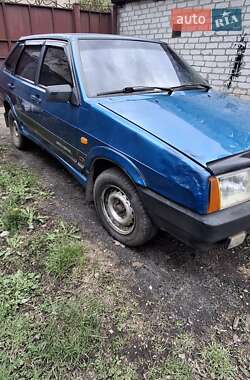 Хэтчбек ВАЗ 2109 2000 в 