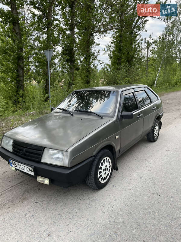 Хэтчбек ВАЗ 2109 2002 в 