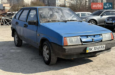 Хэтчбек ВАЗ 2109 1988 в 