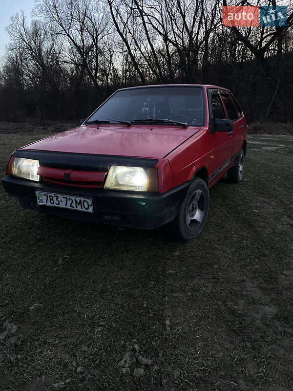 Хэтчбек ВАЗ / Lada 2109 1993 в Черновцах фото 2 Хэтчбек ВАЗ / Lada 2109 1993 в Черновцах