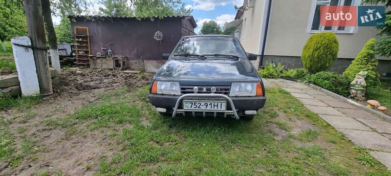 Хэтчбек ВАЗ 2109 2002 в 