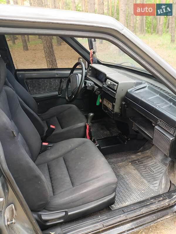 Хетчбек ВАЗ / Lada 2109 2002 в Краснокутську фото 9 Хетчбек ВАЗ / Lada 2109 2002 в Краснокутську