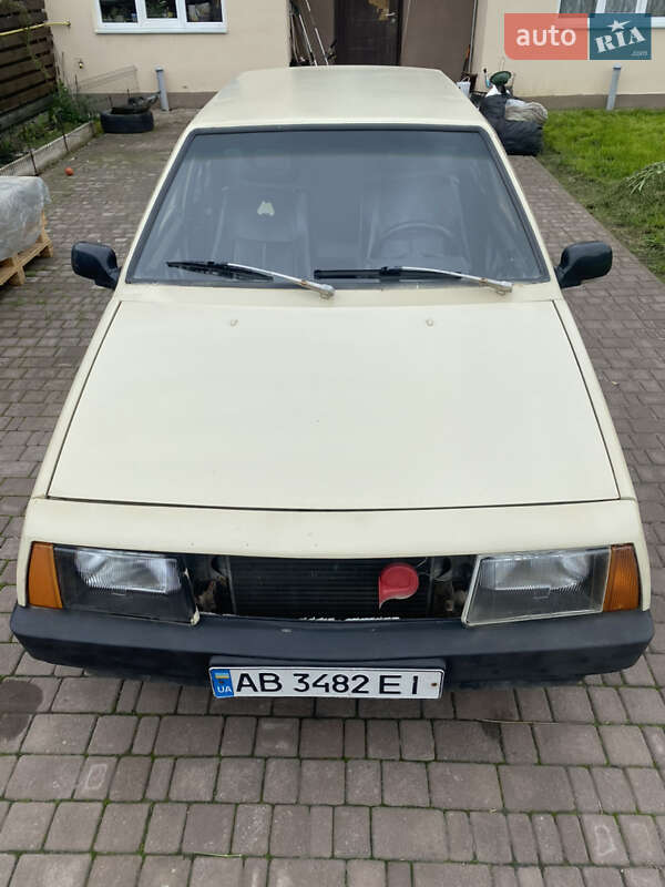 Хэтчбек ВАЗ 2109 1989 в 