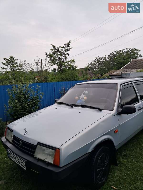 Хэтчбек ВАЗ / Lada 2109 2004 в Черновцах