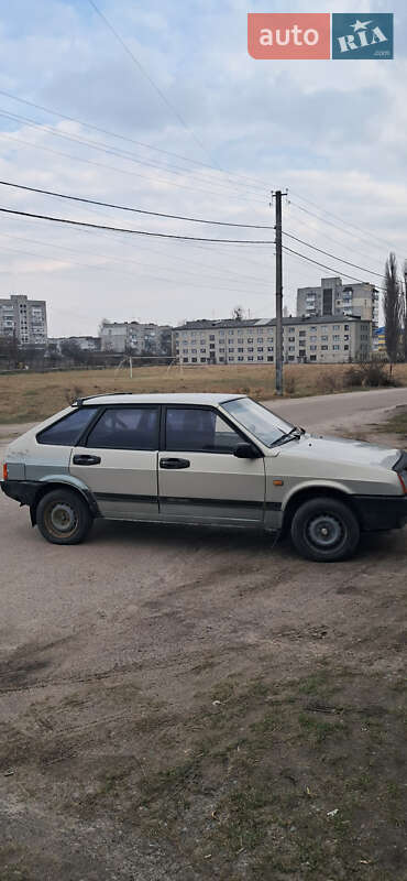 Хэтчбек ВАЗ / Lada 2109 2000 в Житомире