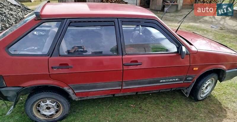 Хэтчбек ВАЗ / Lada 2109 1992 в Вараше