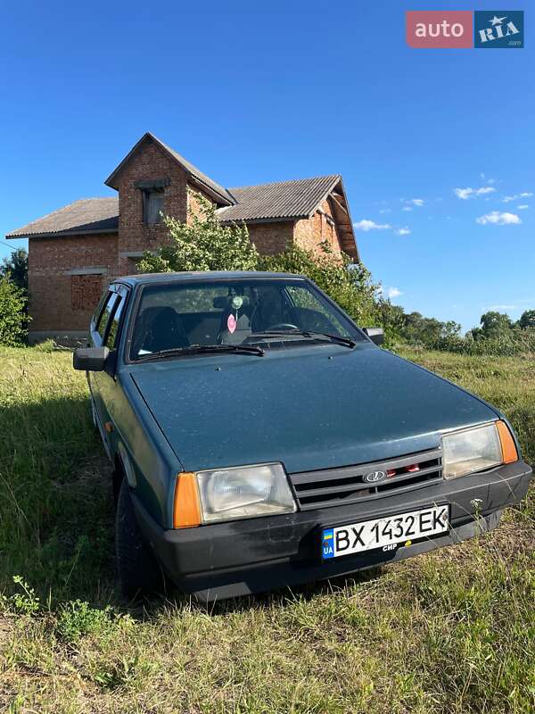 Хетчбек ВАЗ / Lada 2109 2000 в Городку