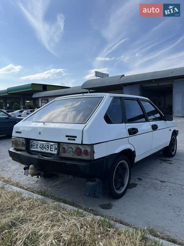 Хэтчбек ВАЗ / Lada 2109 1988 в Каменец-Подольском