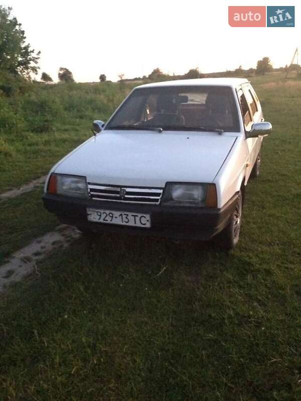 Хэтчбек ВАЗ / Lada 2109 1990 в Львове