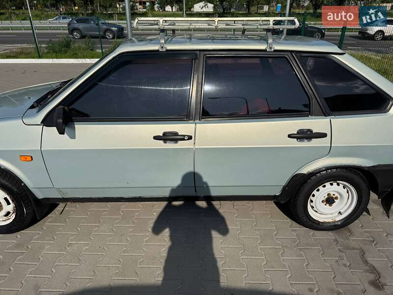 Хэтчбек ВАЗ / Lada 2109 2003 в Киеве