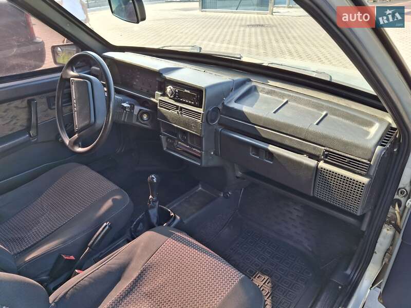 Хэтчбек ВАЗ / Lada 2109 2003 в Киеве