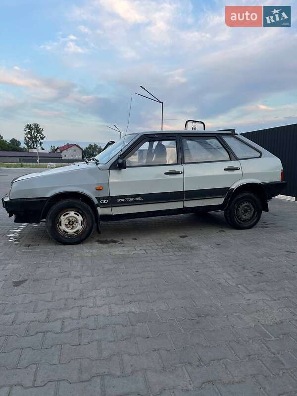 Хэтчбек ВАЗ / Lada 2109 1996 в Жовкве