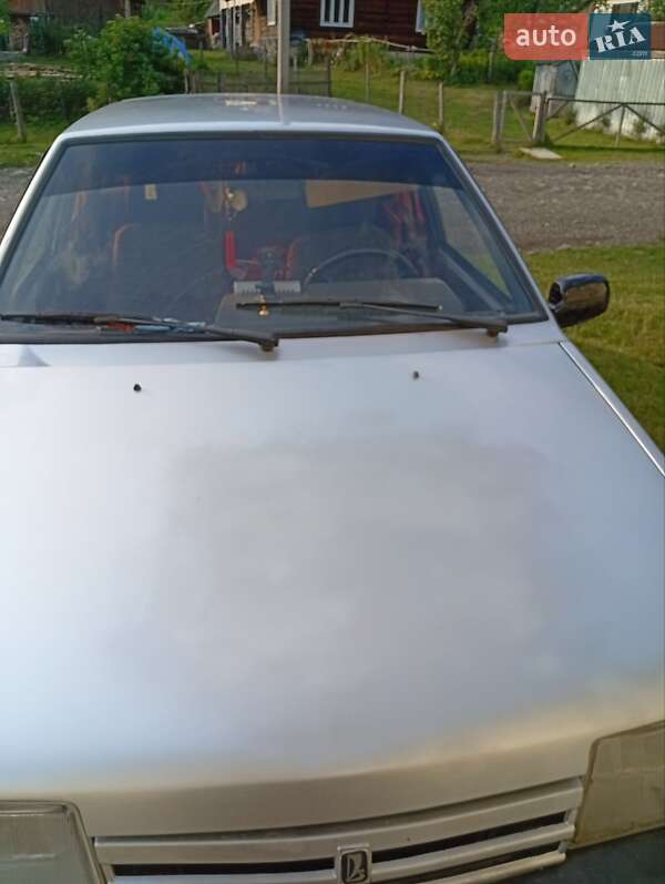 Хэтчбек ВАЗ / Lada 2109 2000 в Межгорье