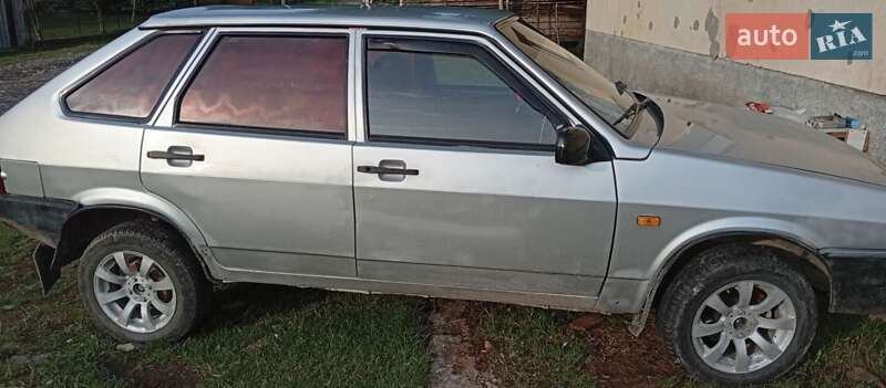 Хэтчбек ВАЗ / Lada 2109 2000 в Межгорье