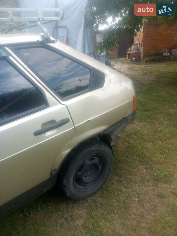 Хэтчбек ВАЗ / Lada 2109 1990 в Гостомеле