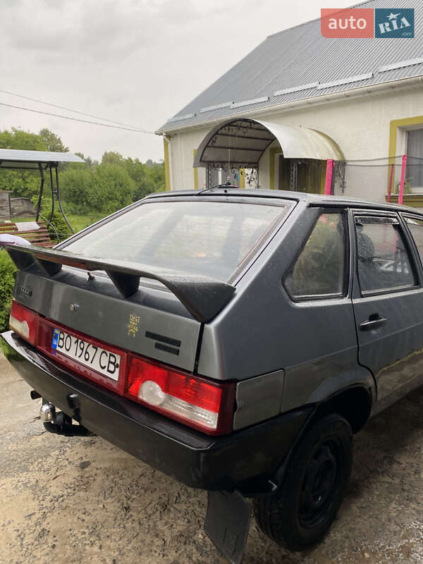 Хетчбек ВАЗ / Lada 2109 2000 в Золочеві