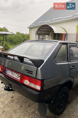 Хэтчбек ВАЗ 2109 2000 в 