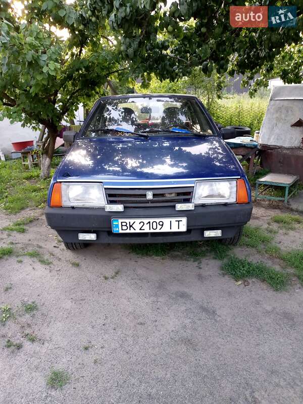 Хэтчбек ВАЗ 2109 2003 в 