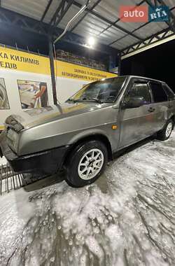 Хэтчбек ВАЗ 2109 1992 в 