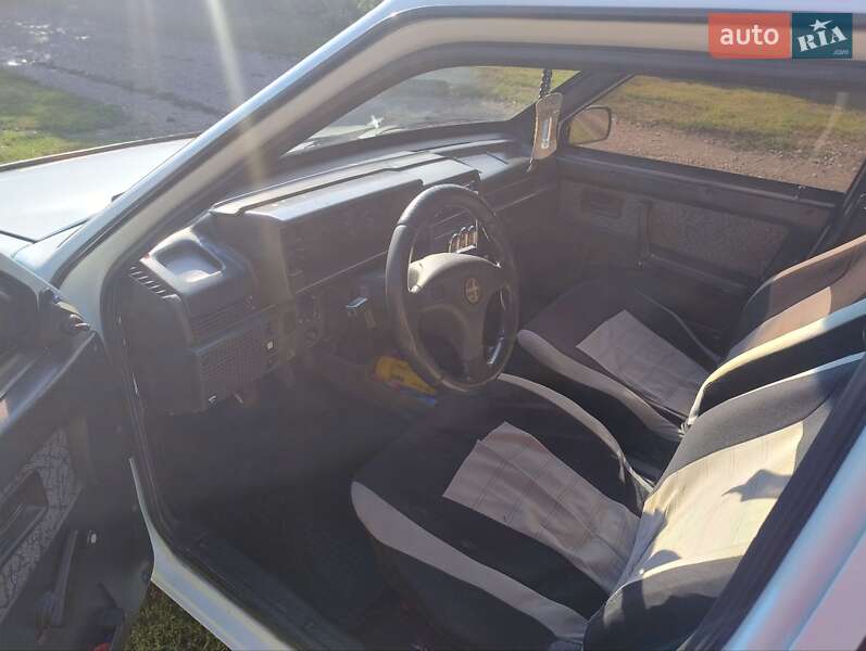 Хэтчбек ВАЗ / Lada 2109 2006 в Ромнах