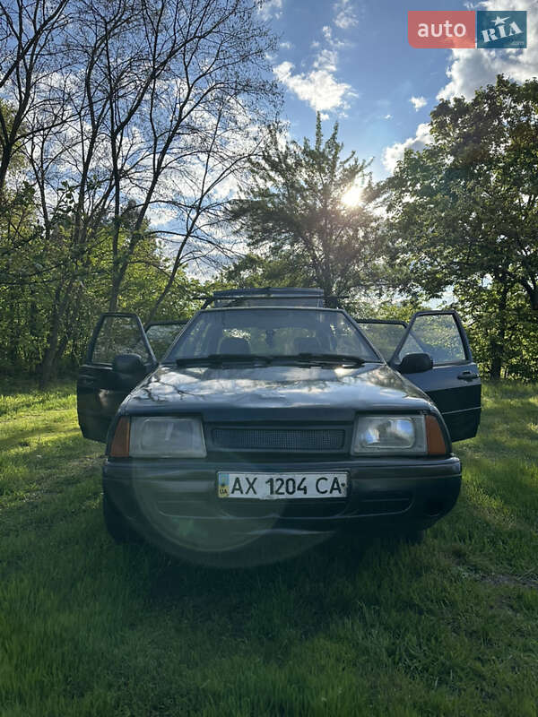 Хэтчбек ВАЗ / Lada 2109 1998 в Батурине фото 3 Хэтчбек ВАЗ / Lada 2109 1998 в Батурине