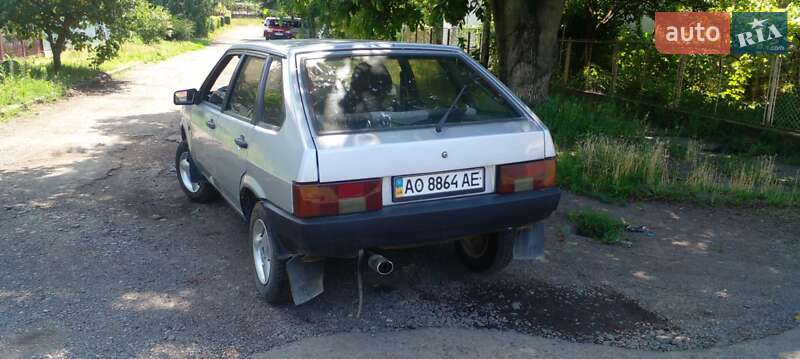 Хетчбек ВАЗ / Lada 2109 2003 в Ужгороді