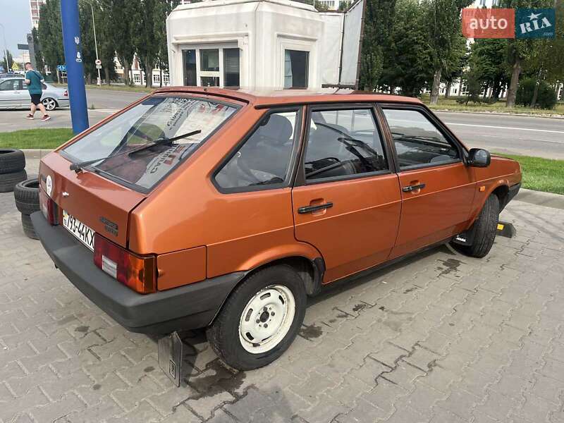 Хэтчбек ВАЗ / Lada 2109 1998 в Киеве