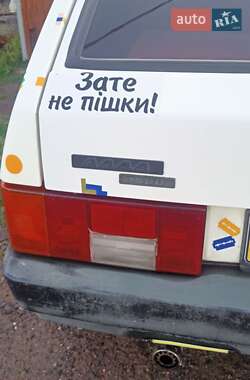 Хэтчбек ВАЗ 2109 2000 в 