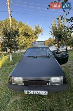 Хэтчбек ВАЗ 2109 2000 в 