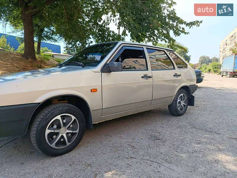 Хэтчбек ВАЗ / Lada 2109 2006 в Запорожье фото 4 Хэтчбек ВАЗ / Lada 2109 2006 в Запорожье