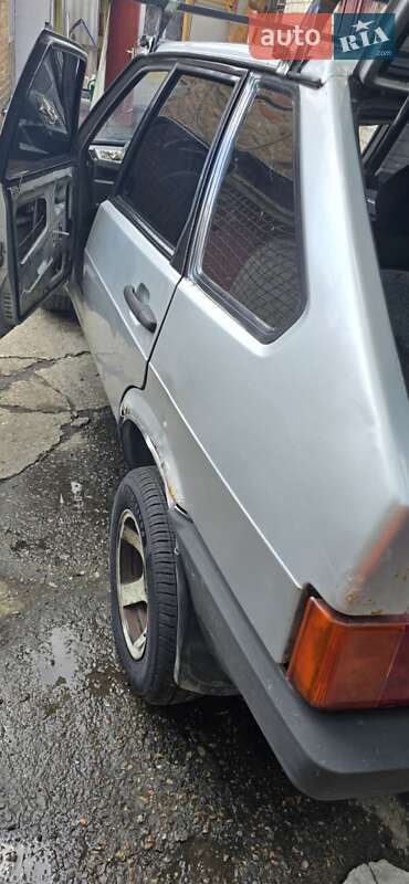 Хэтчбек ВАЗ / Lada 2109 2002 в Запорожье