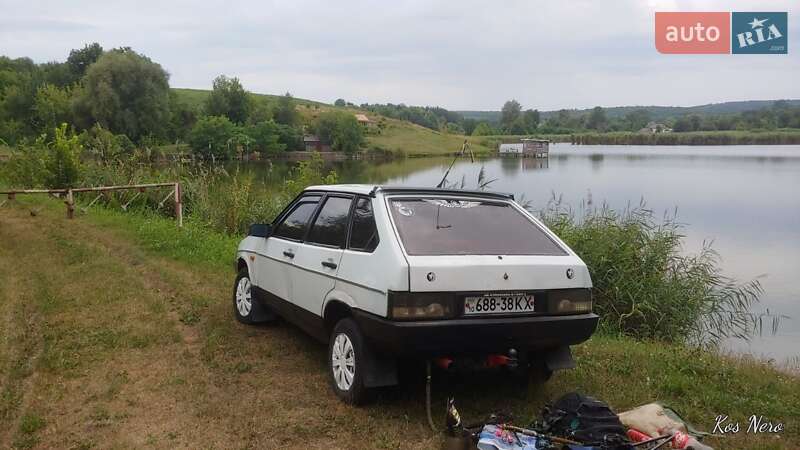 Хэтчбек ВАЗ 2109 1986 в 