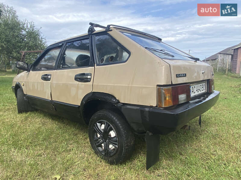 Хэтчбек ВАЗ / Lada 2109 1995 в Маневичах фото 3 Хэтчбек ВАЗ / Lada 2109 1995 в Маневичах
