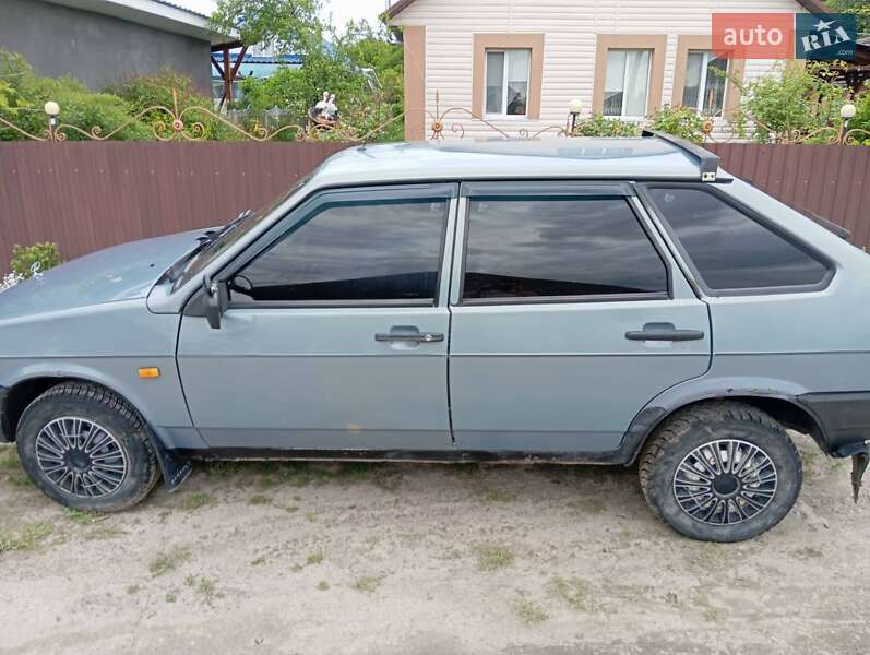 Хэтчбек ВАЗ / Lada 2109 2003 в Дунаевцах