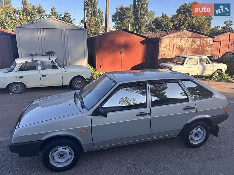 Хэтчбек ВАЗ / Lada 2109 2009 в Киеве