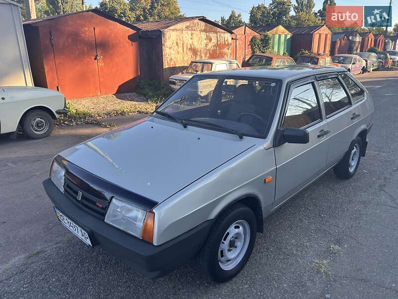 Хэтчбек ВАЗ / Lada 2109 2009 в Киеве